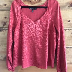 EUC White House Black Market dress shirt.